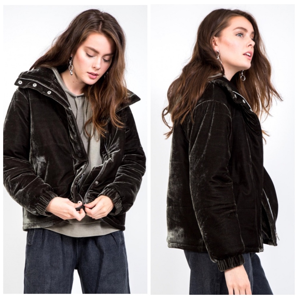 BEST! ❤️🌈Olive Puffer Velvet Jacket ! Beautiful - Picture 6 of 6